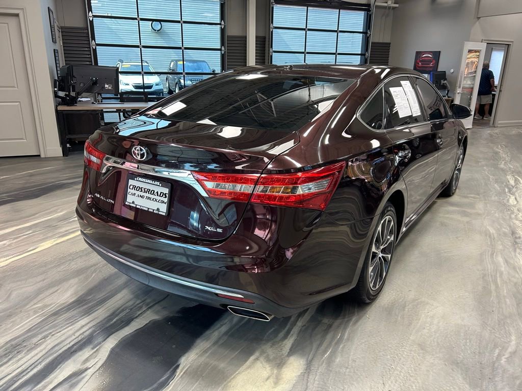 Used 2018 Toyota Avalon XLE image 30