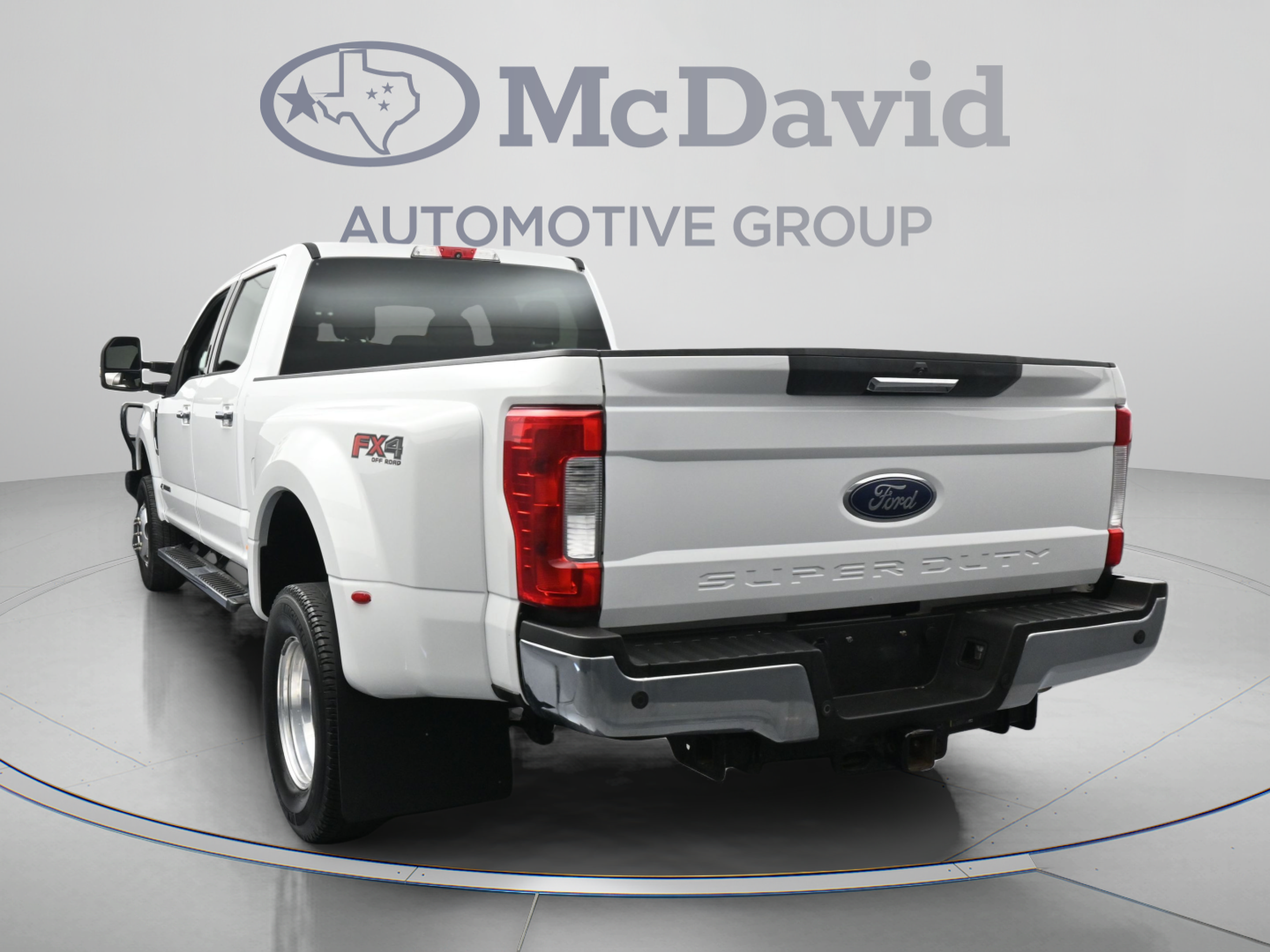 Used 2019 Ford F350 XLT w/ XLT Premium Package AWD/4WD image 7