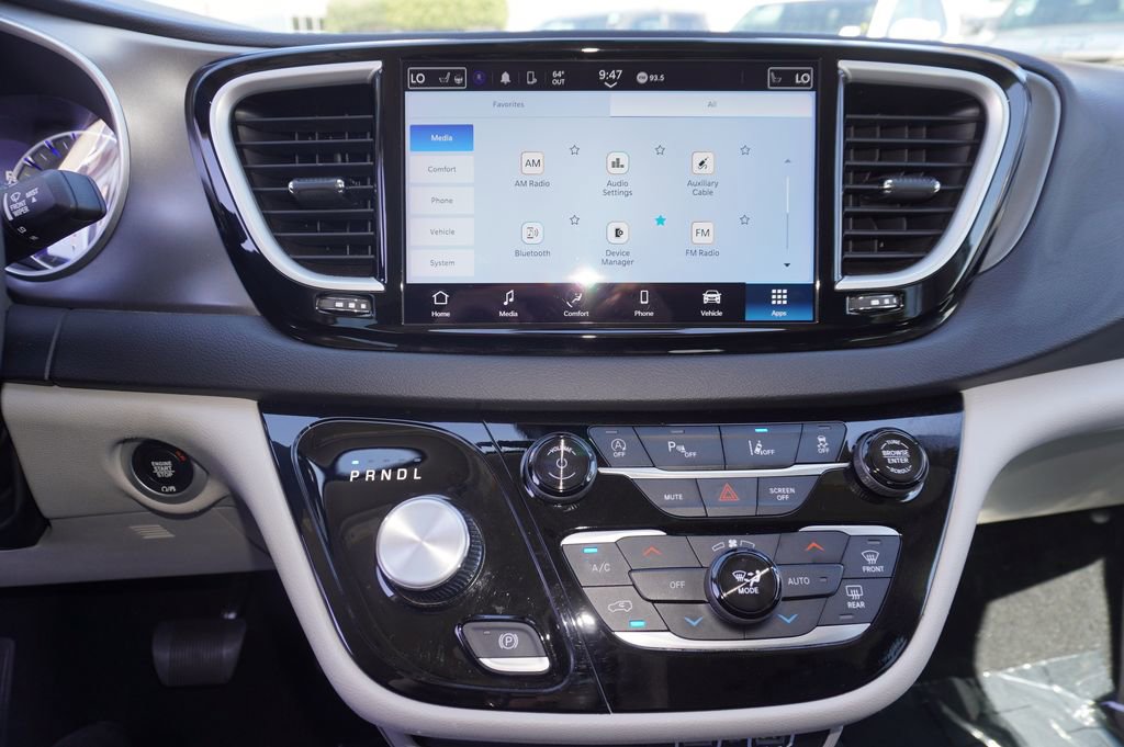 Used 2024 Chrysler Pacifica Touring-L FWD image 22