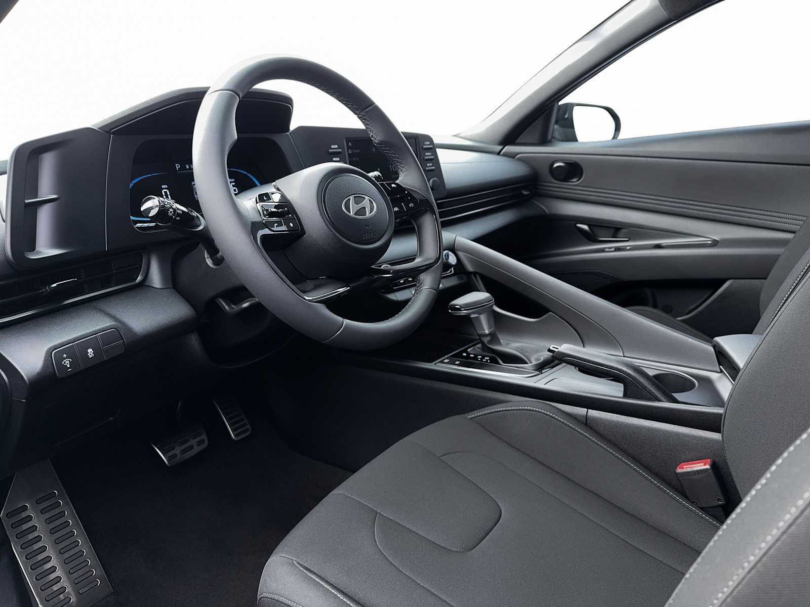 New 2026 Hyundai Elantra SEL Sport FWD image 14