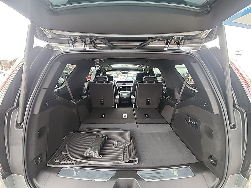 Used 2025 Cadillac Escalade V image 14