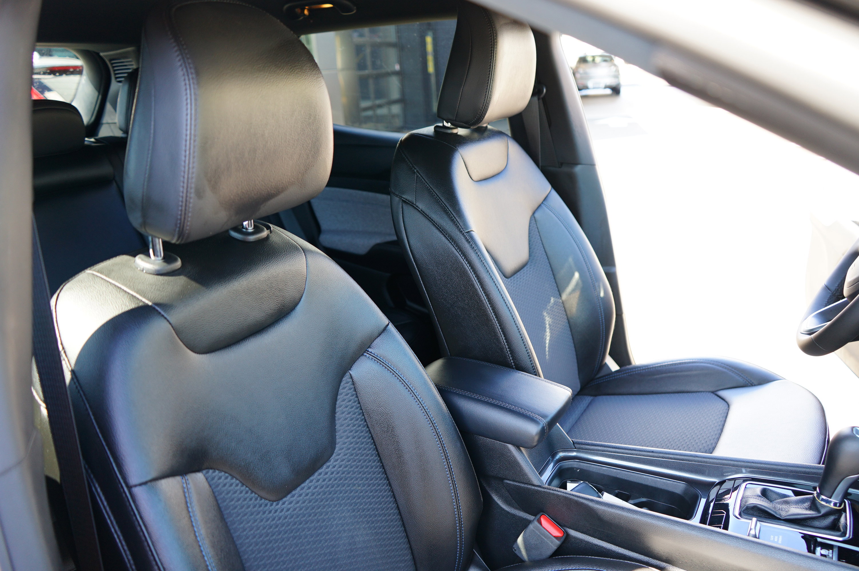 Used 2025 Jeep Compass Latitude image 18