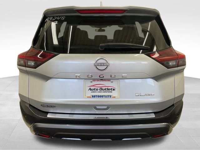 Used 2022 Nissan Rogue SL w/ SL Premium Package image 5