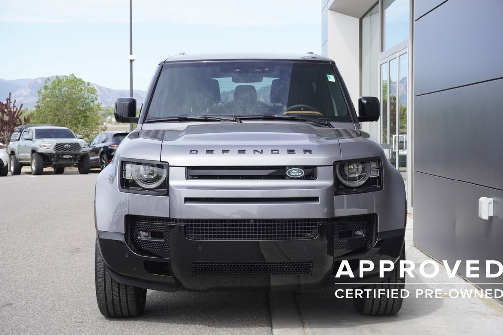 Used 2024 Land Rover Defender 90 X-Dynamic SE AWD/4WD image 5
