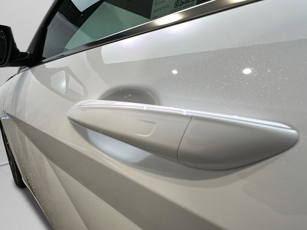 Certified 2025 Hyundai Elantra Limited image 5