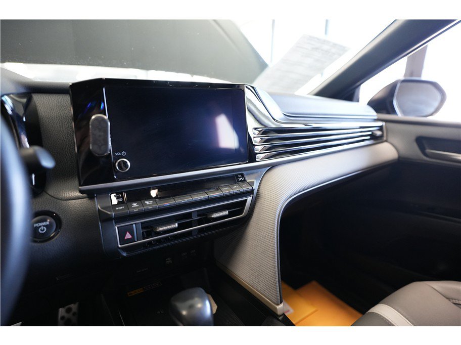 Used 2025 Toyota Camry SE FWD image 20