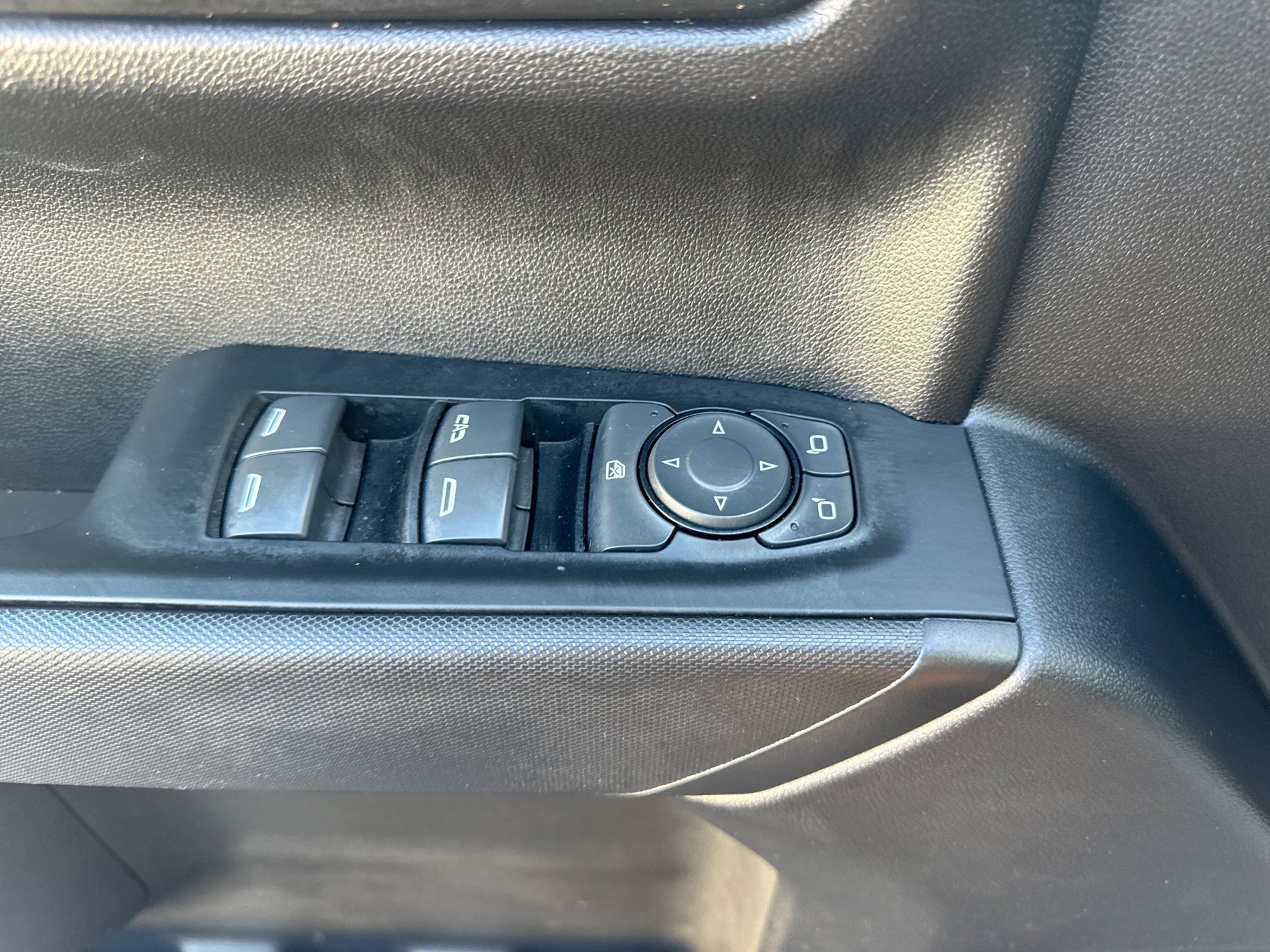Used 2023 Chevrolet Silverado 1500 Custom RWD image 22