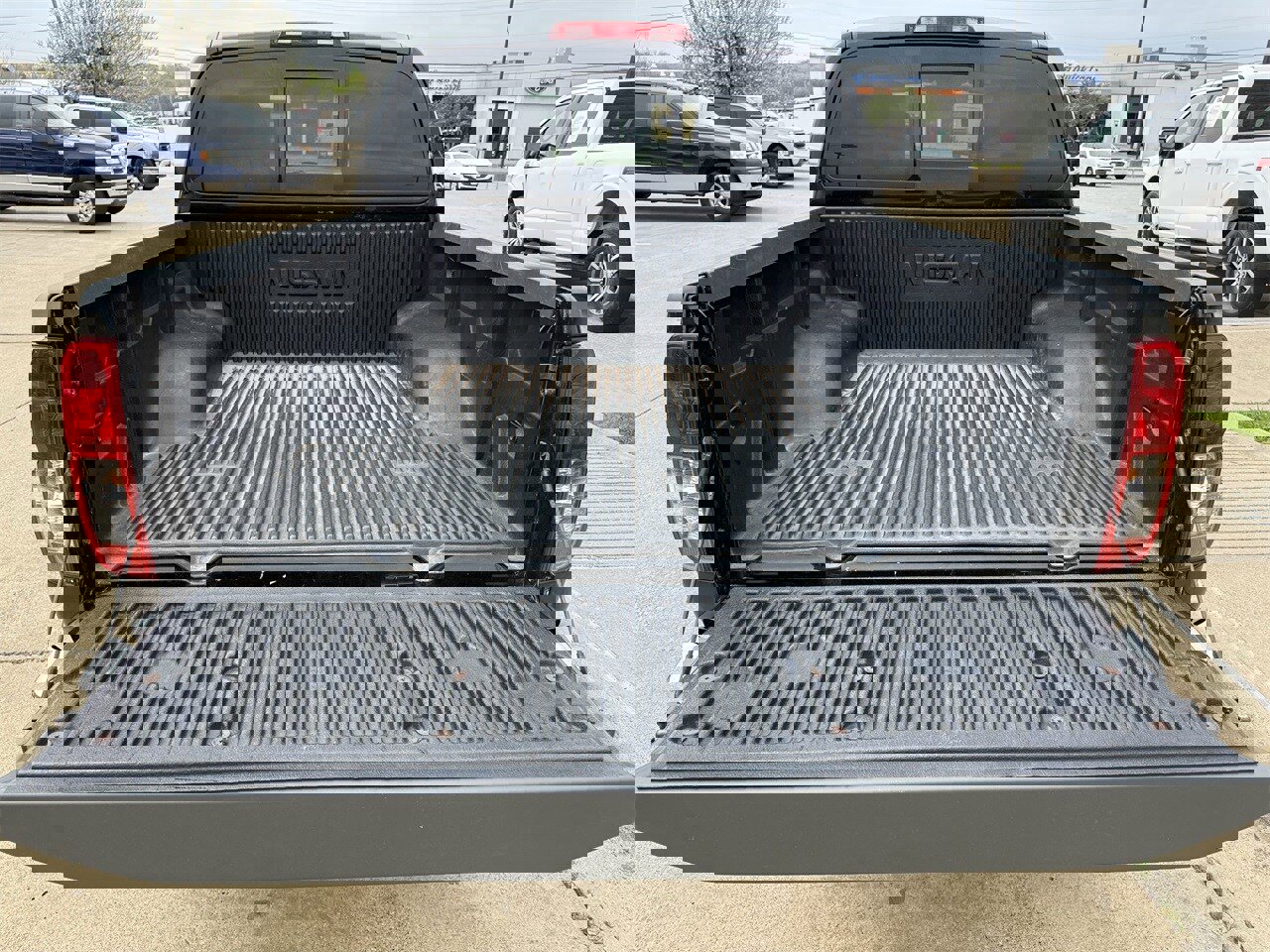 Used 2019 Nissan Frontier SV image 29