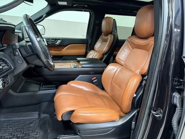 Used 2019 Lincoln Navigator L Reserve AWD/4WD image 12