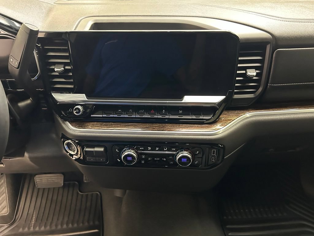 Used 2026 GMC Sierra 1500 SLE AWD/4WD image 24