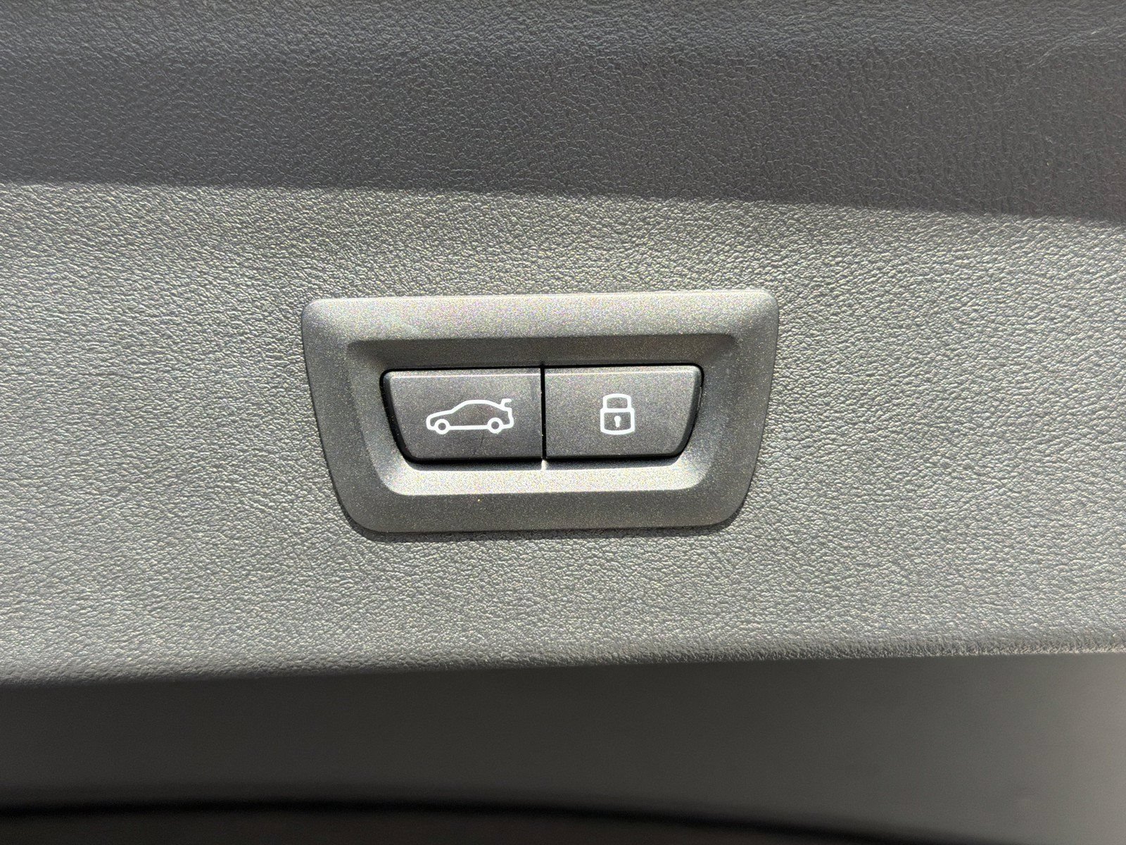 Certified 2025 BMW X4 xDrive30i AWD/4WD image 12