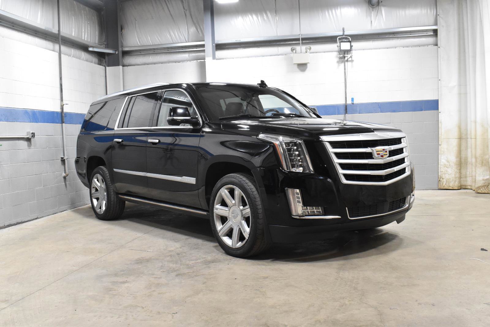 Used 2019 Cadillac Escalade ESV Premium Luxury AWD/4WD image 31