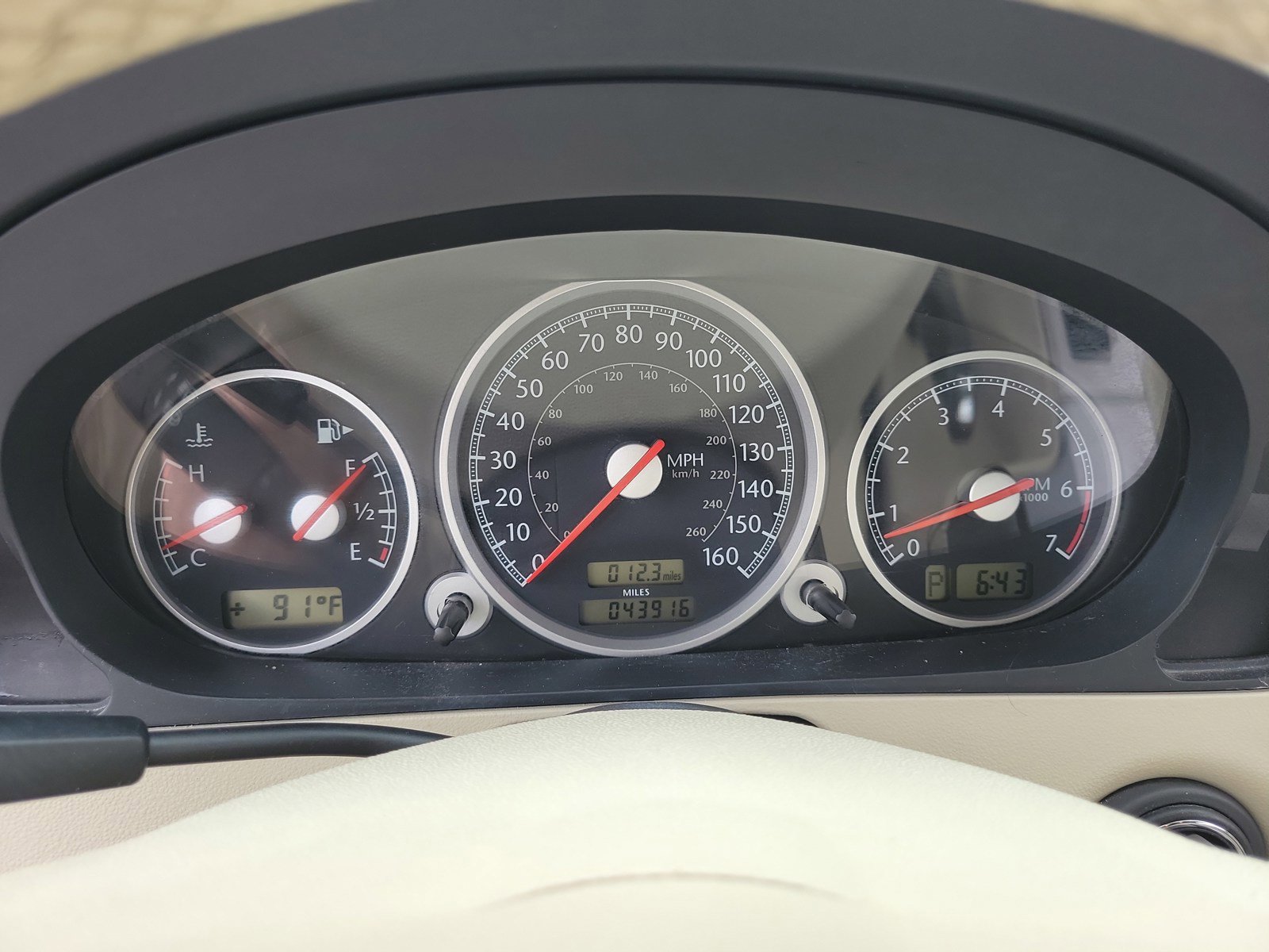 Used 2005 Chrysler Crossfire Limited RWD image 17