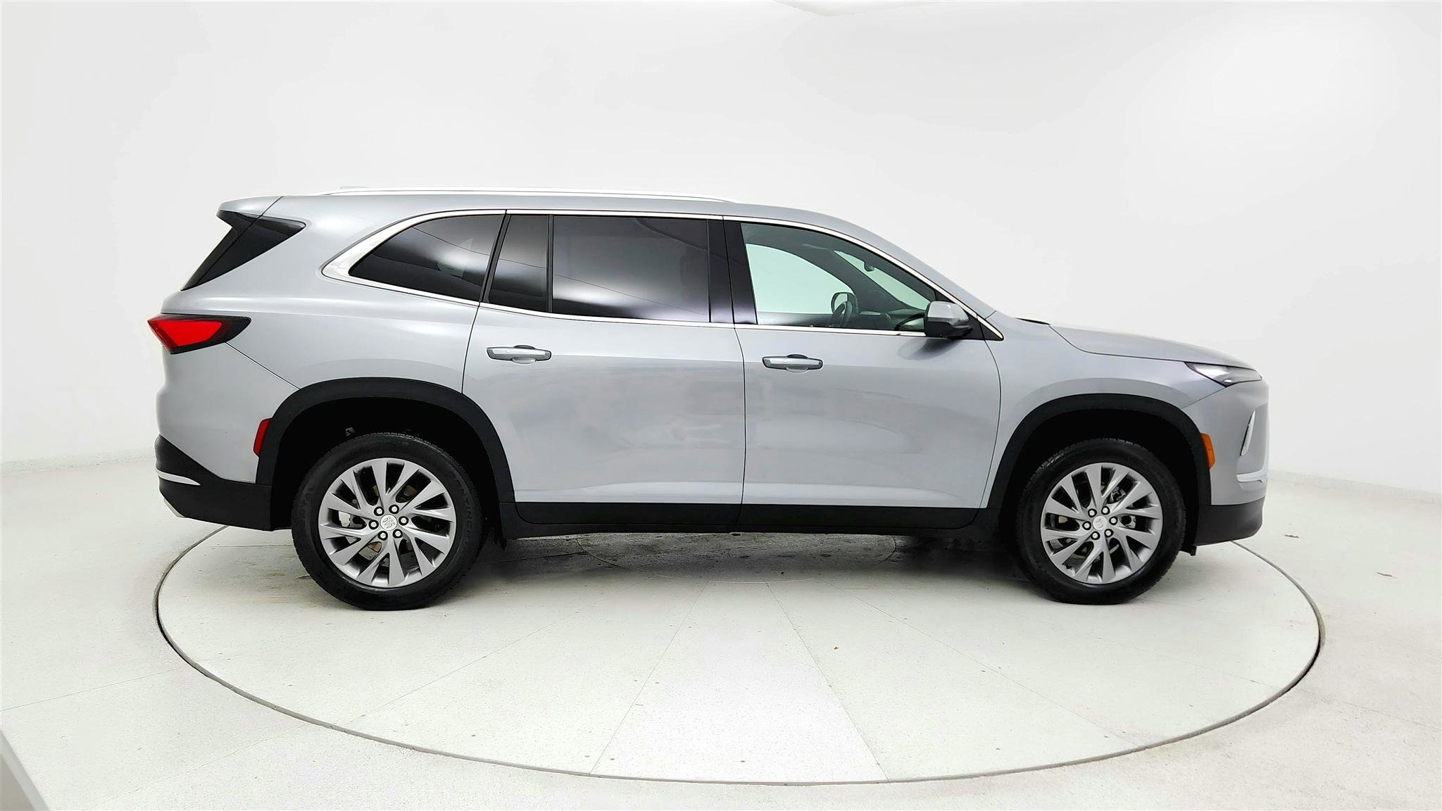 Used 2025 Buick Enclave Preferred image 6