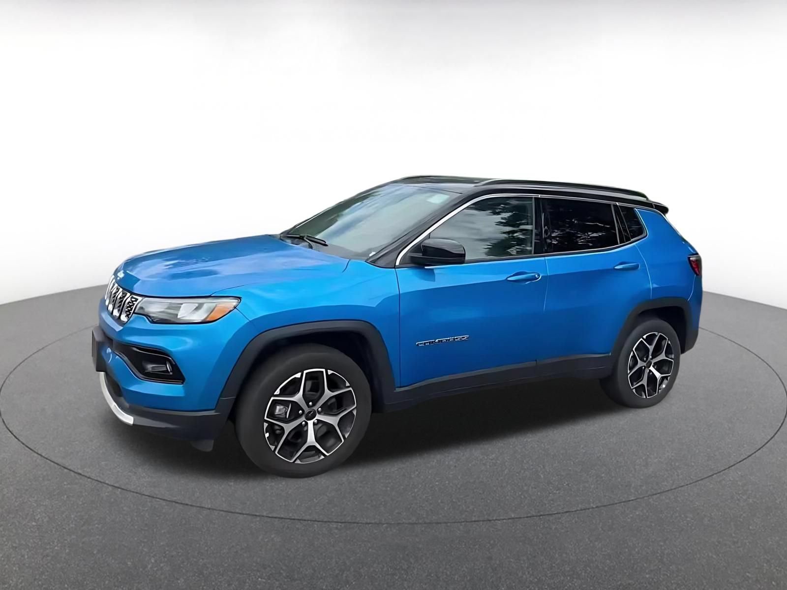 Used 2025 Jeep Compass Limited AWD/4WD image 9