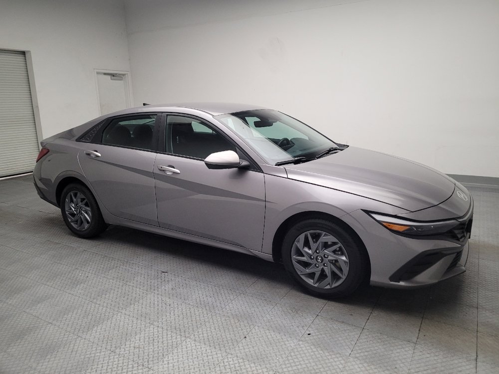 Used 2024 Hyundai Elantra Blue FWD image 11