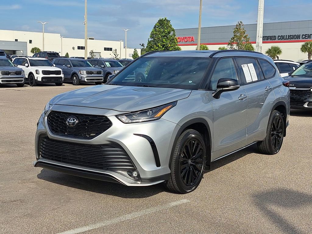 Used 2023 Toyota Highlander XSE video 2