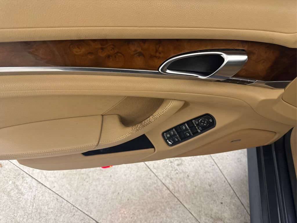 Used 2012 Porsche Panamera 4 image 26