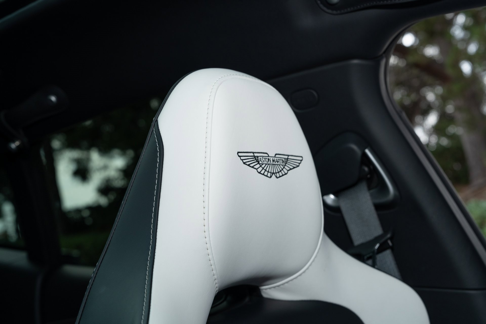 Used 2023 Aston Martin DBX 707 image 22