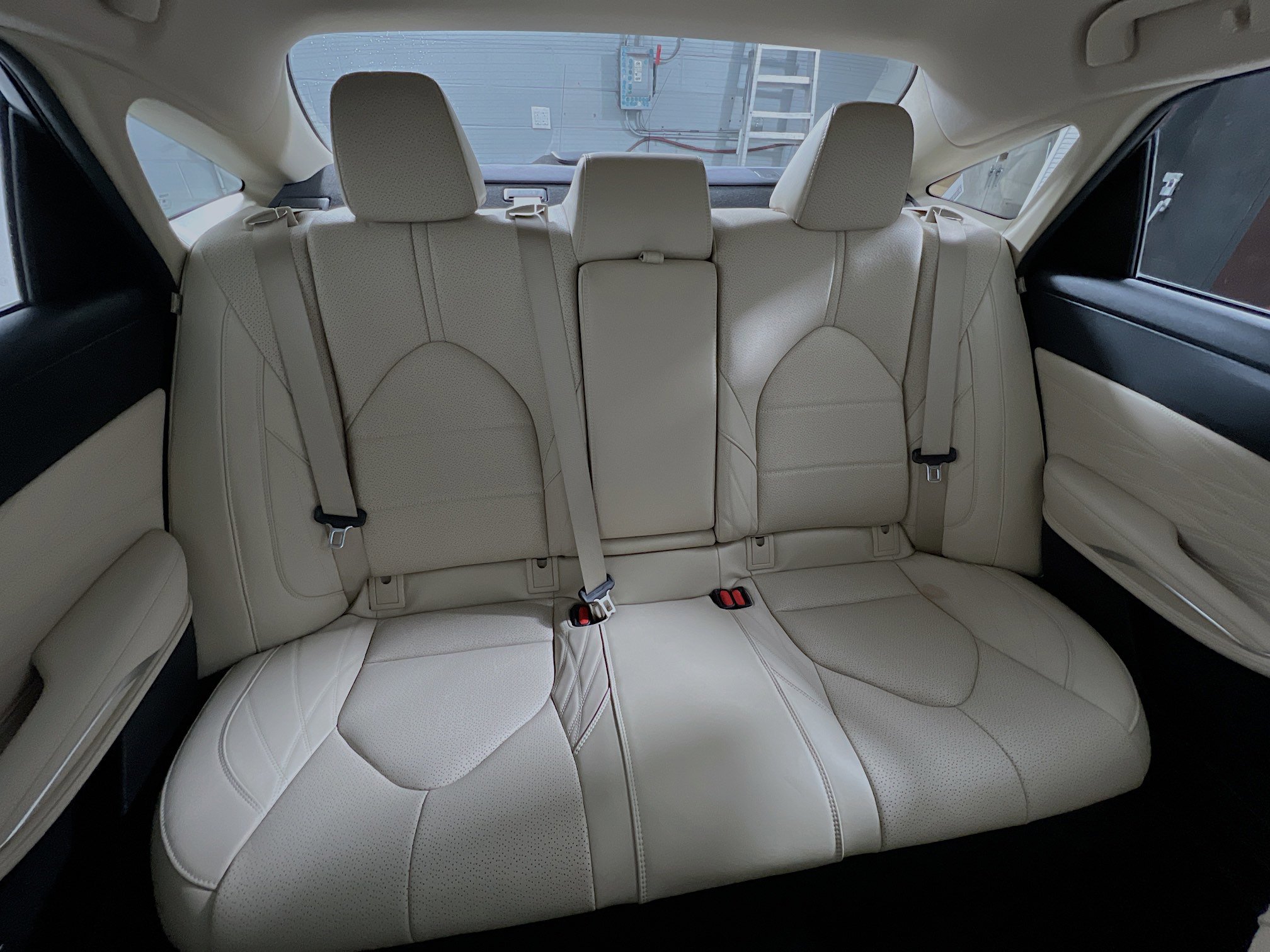 Used 2019 Toyota Avalon Limited image 33