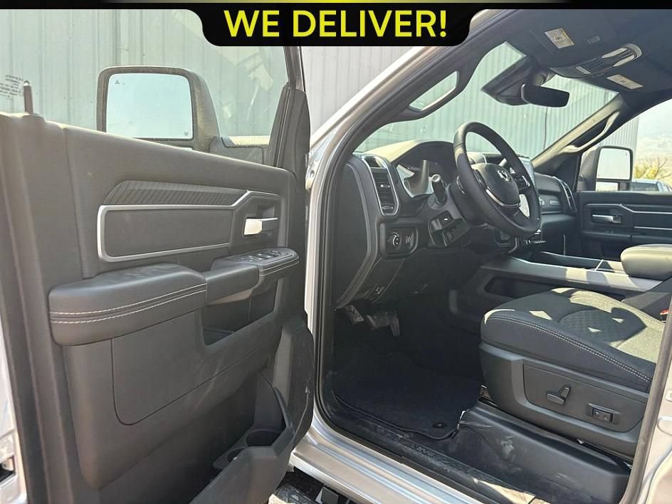 New 2026 RAM 3500 Big Horn AWD/4WD image 14