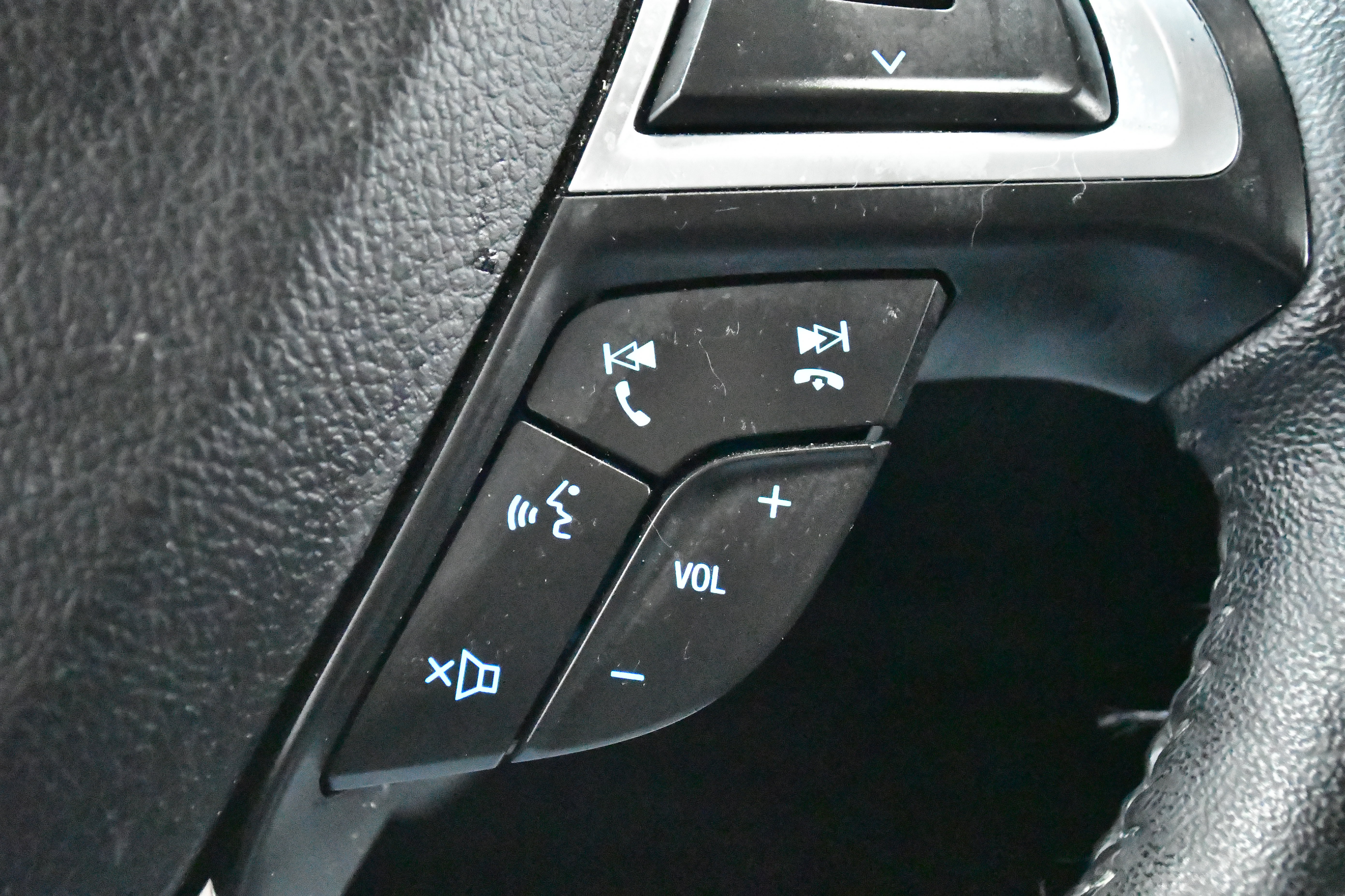 Used 2022 Ford Edge SEL w/ Convenience Package image 27