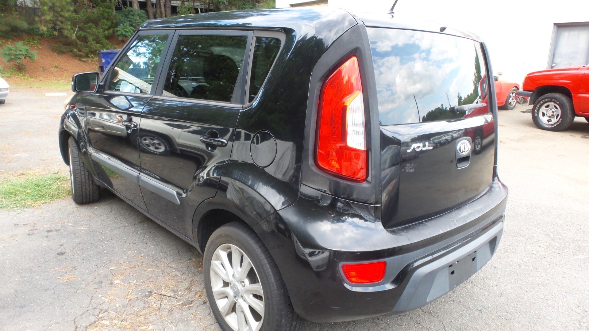 Used 2013 Kia Soul + image 5