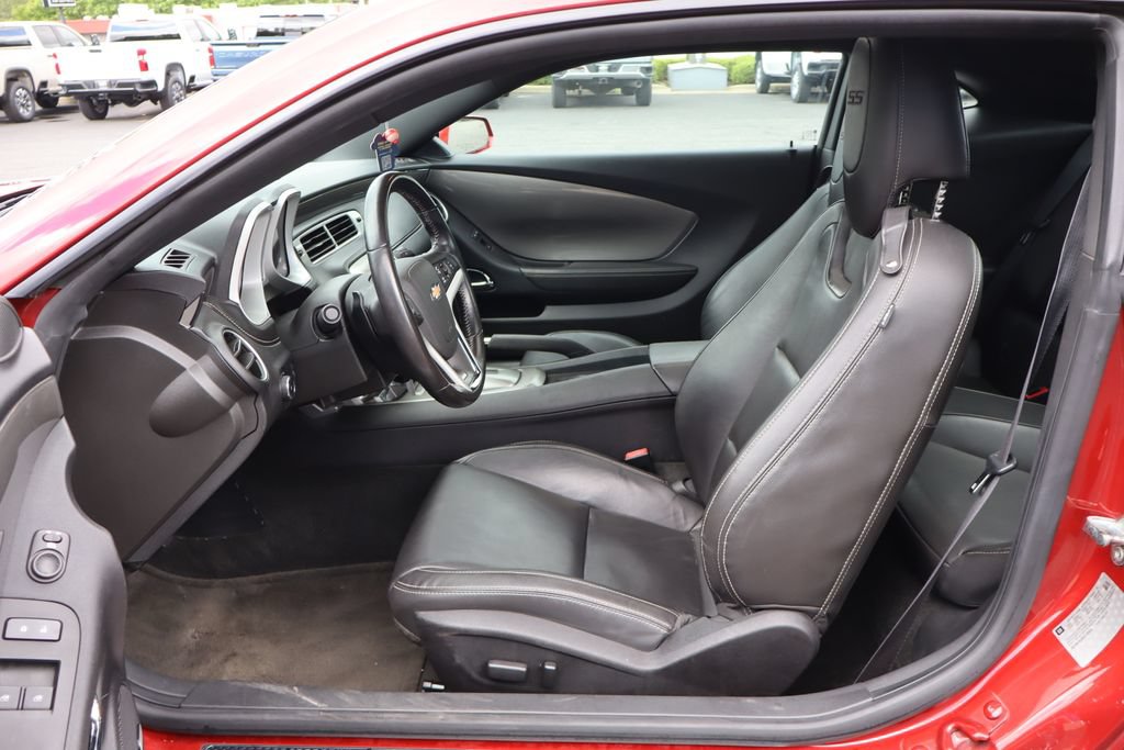 Used 2015 Chevrolet Camaro SS w/ RS Package RWD image 4