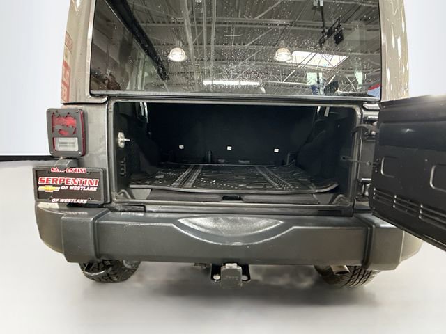 Used 2017 Jeep Wrangler Unlimited Rubicon w/ Connectivity Group image 24