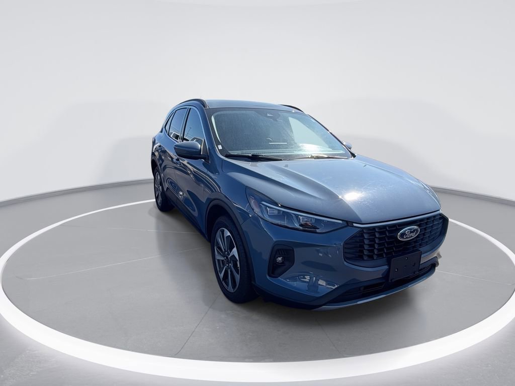 Used 2025 Ford Escape Platinum AWD/4WD image 2