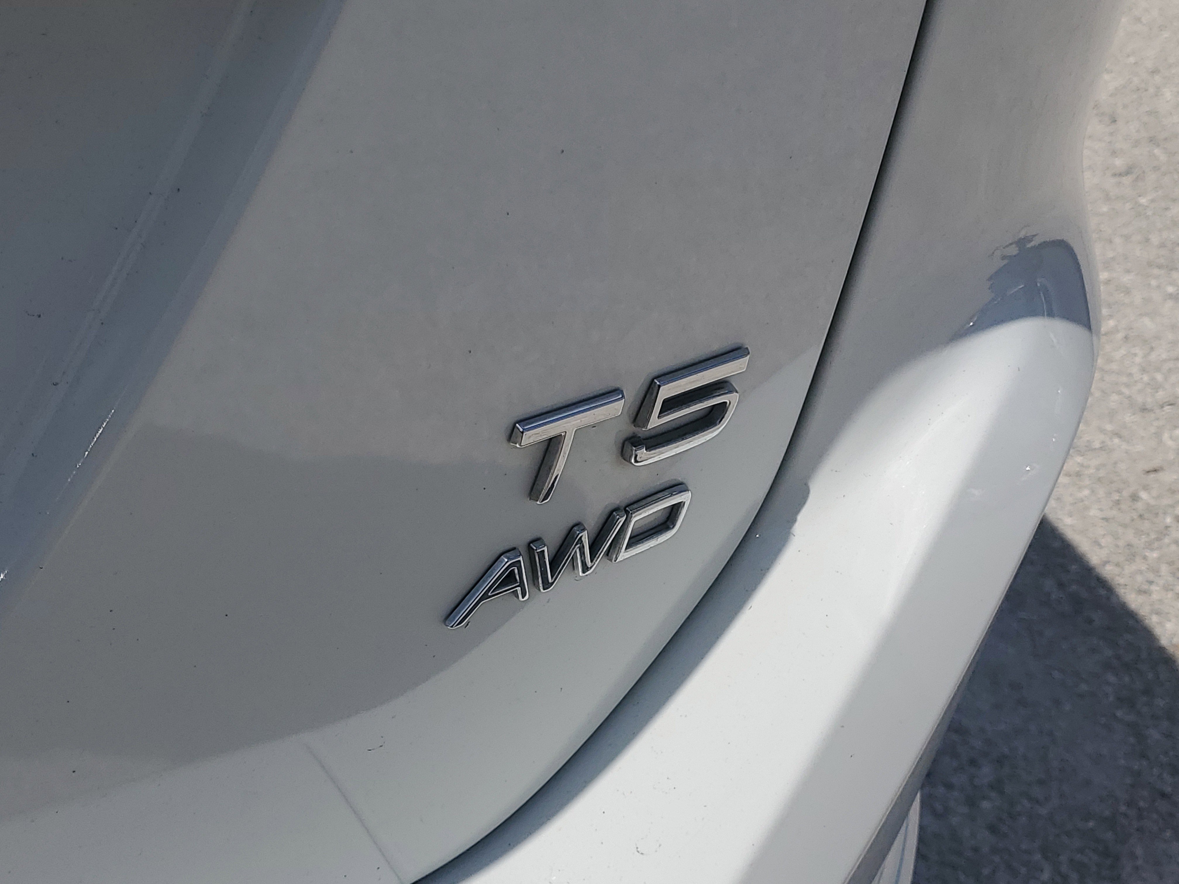 Used 2016 Volvo XC60 T5 Platinum w/ Climate Package image 8