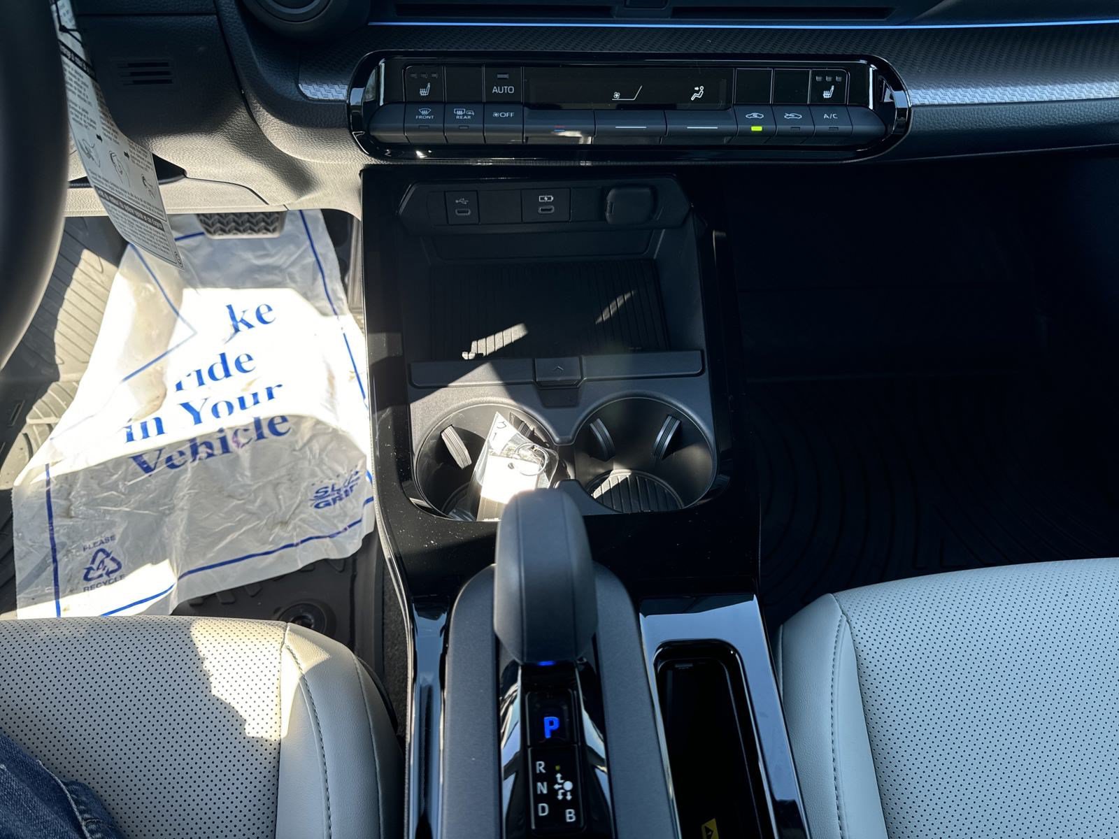 New 2024 Toyota Prius XLE FWD image 20