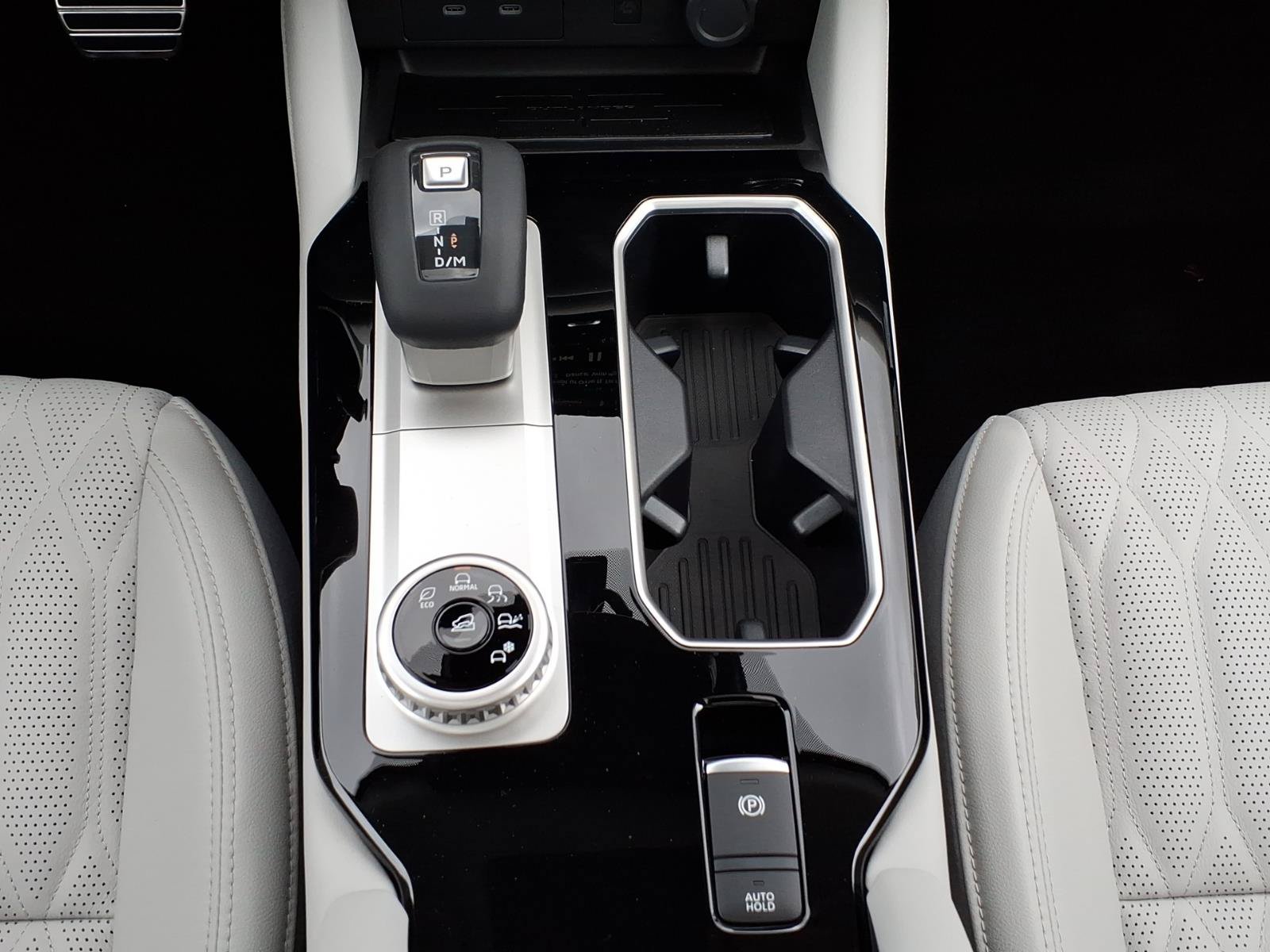 New 2026 Mitsubishi Outlander SEL FWD image 16