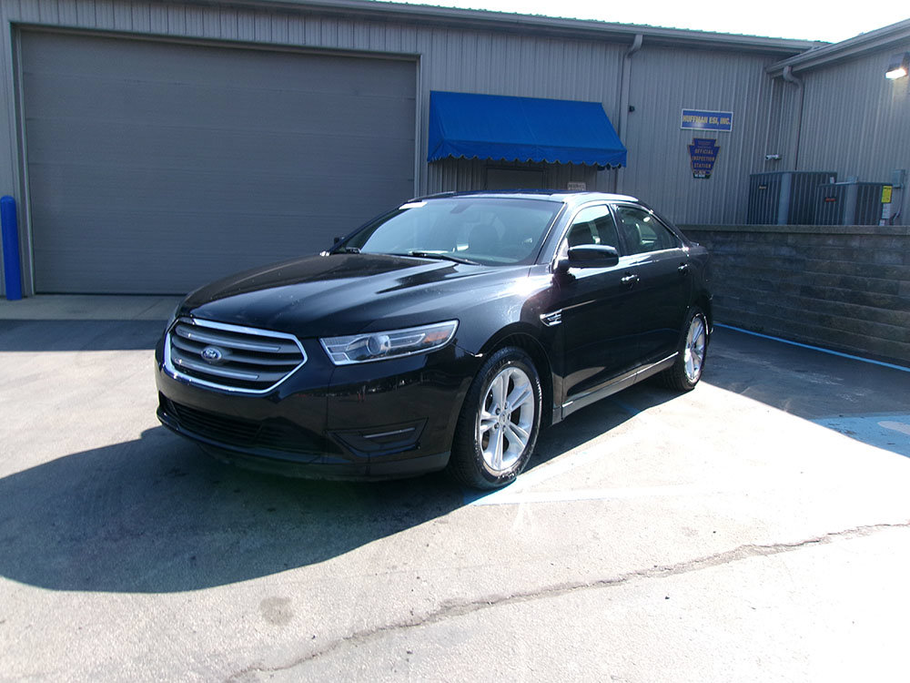 Used 2017 Ford Taurus SEL FWD image 1