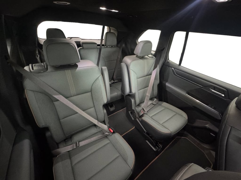Used 2024 GMC Acadia AT4 AWD/4WD image 16