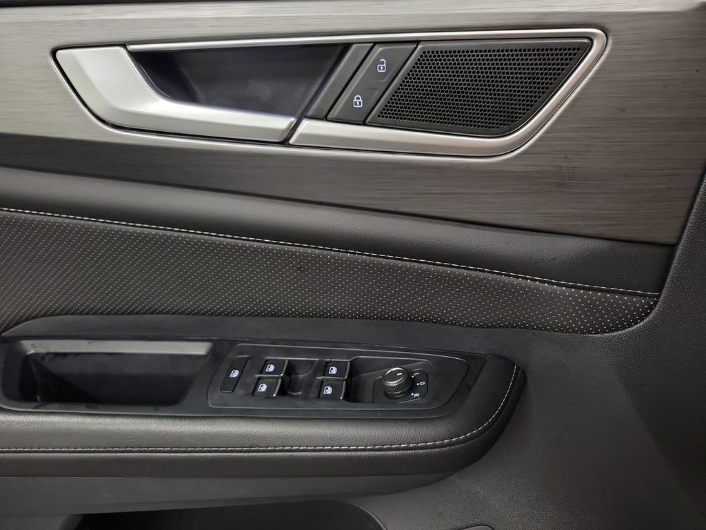 Used 2024 Volkswagen Atlas Cross Sport SE FWD image 27