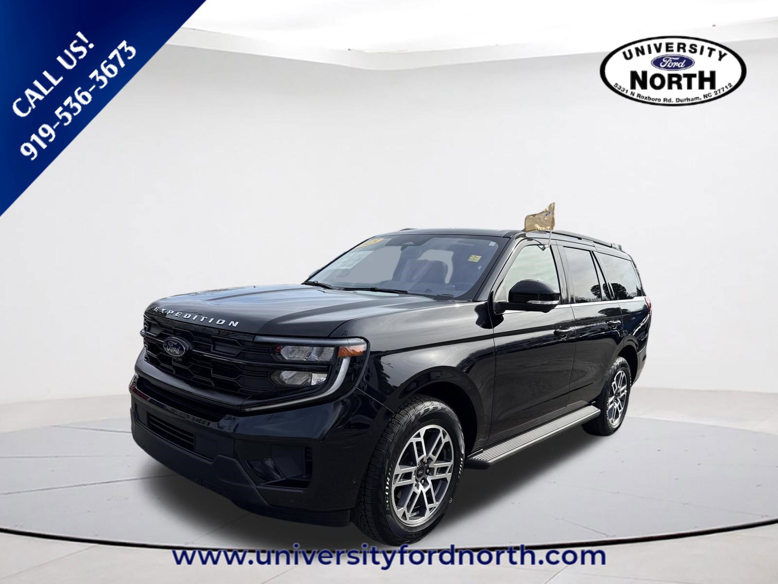 Used 2025 Ford Expedition Active image 3
