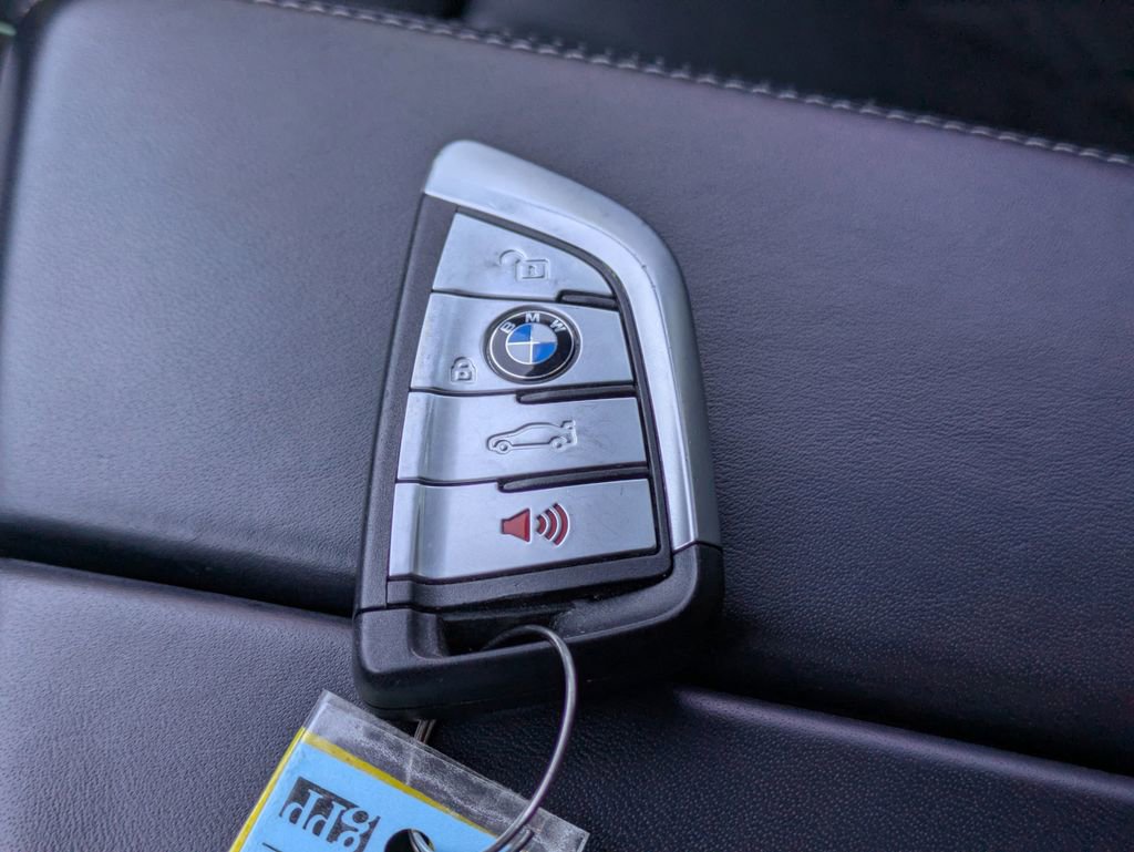 Used 2022 BMW M550i xDrive w/ Executive Package image 43