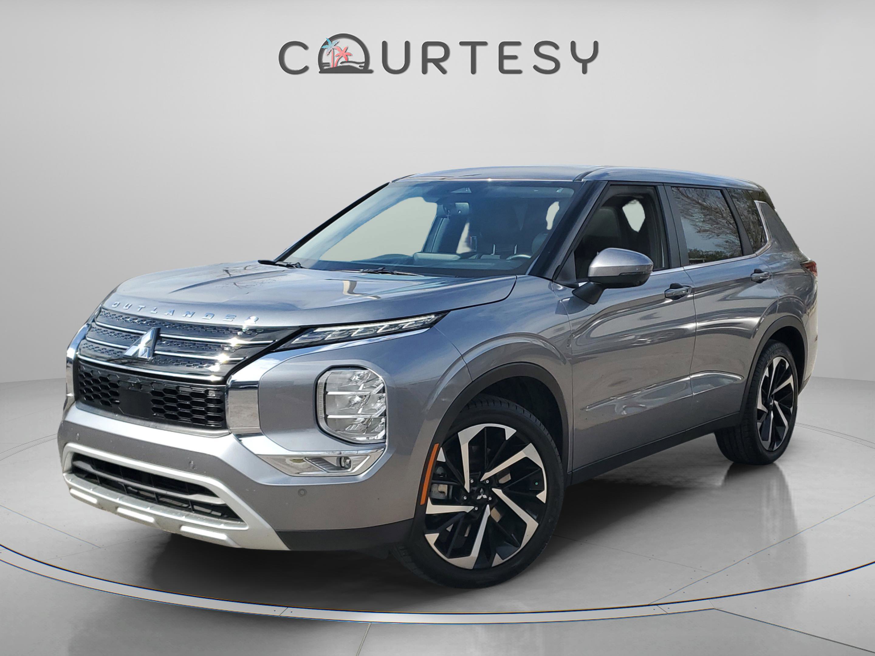 Used 2023 Mitsubishi Outlander SE Black Edition image 1