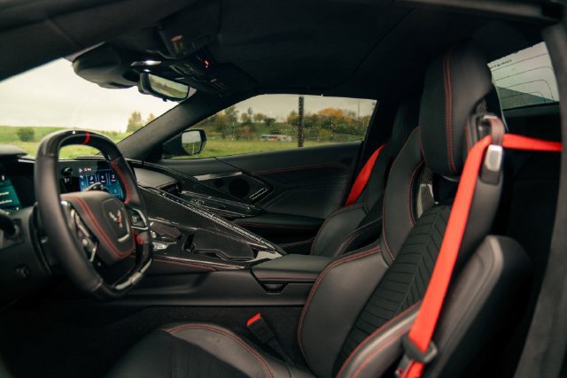 Used 2024 Chevrolet Corvette Z06 RWD image 43