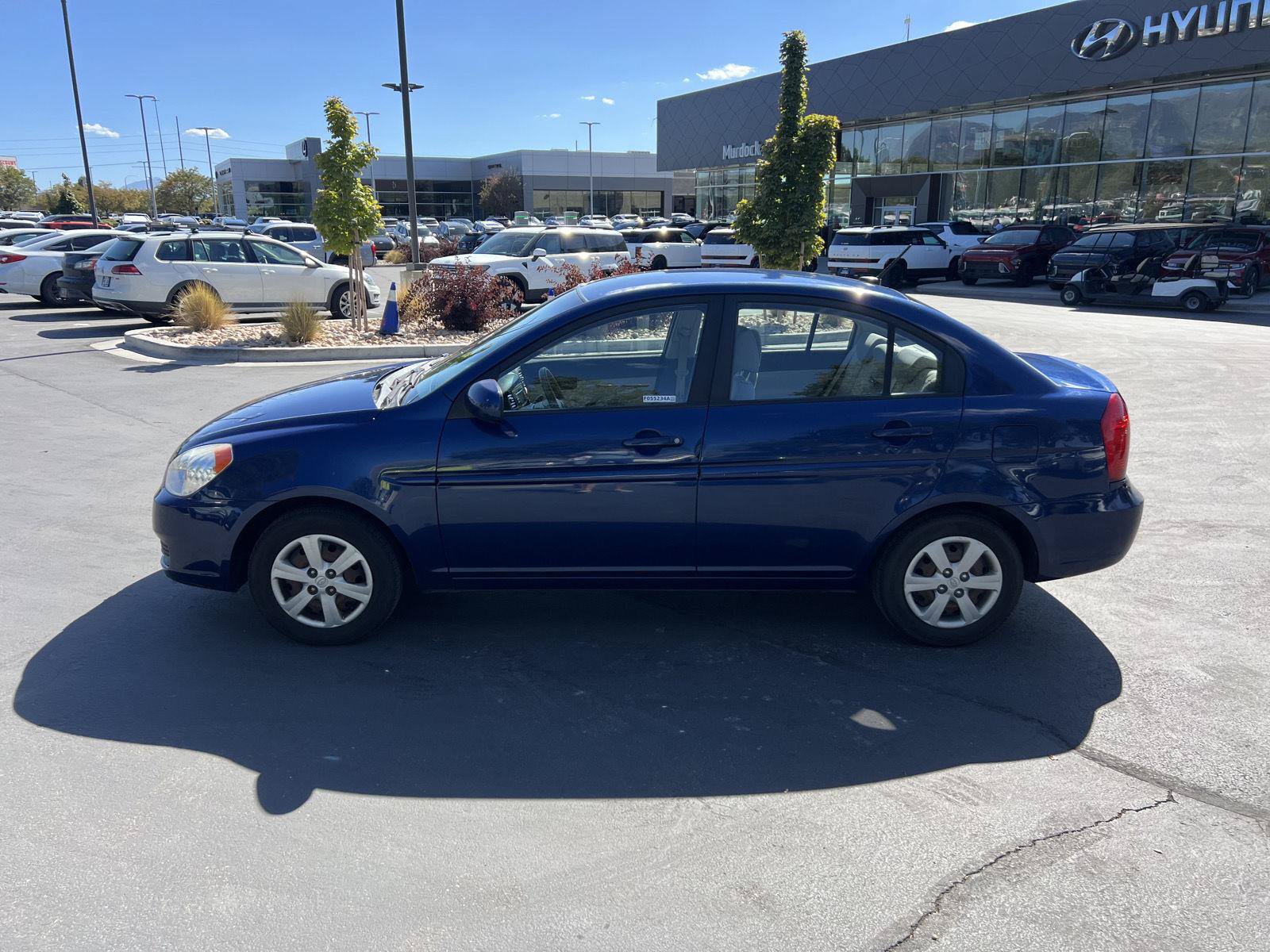 Used 2010 Hyundai Accent GLS FWD image 12