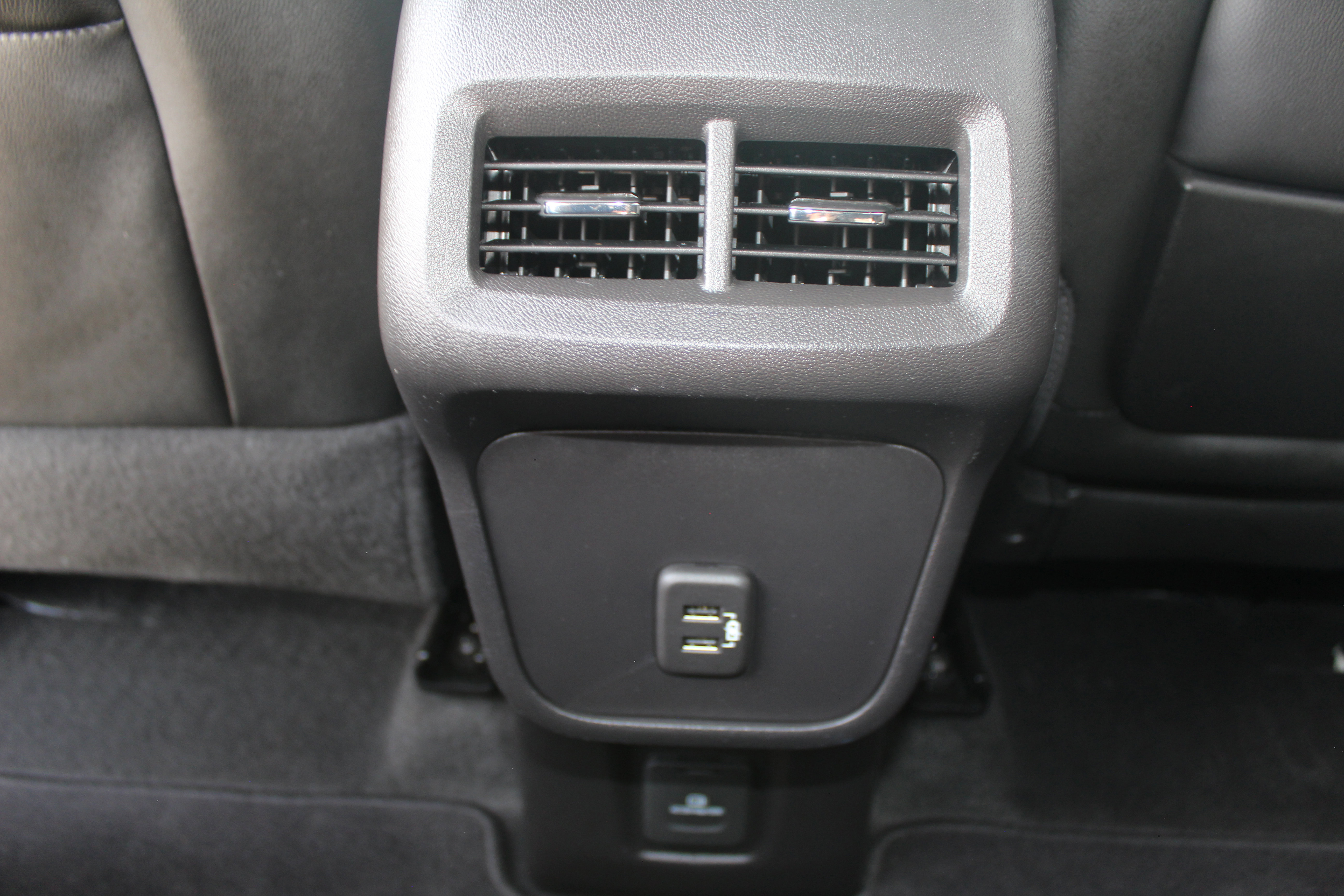 Used 2024 GMC Terrain AT4 image 44