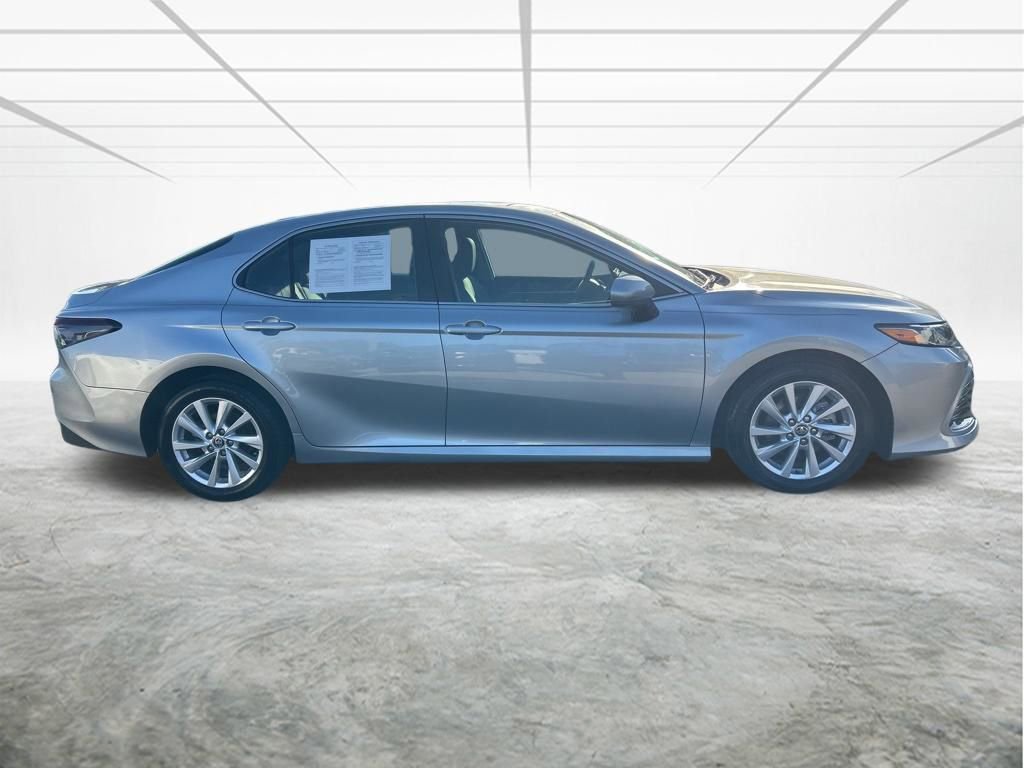Used 2024 Toyota Camry LE image 3