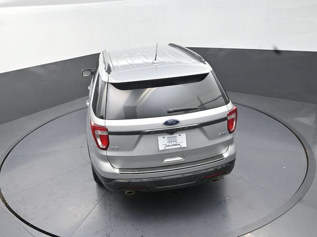 Used 2019 Ford Explorer XLT w/ Equipment Group 202A AWD/4WD image 16