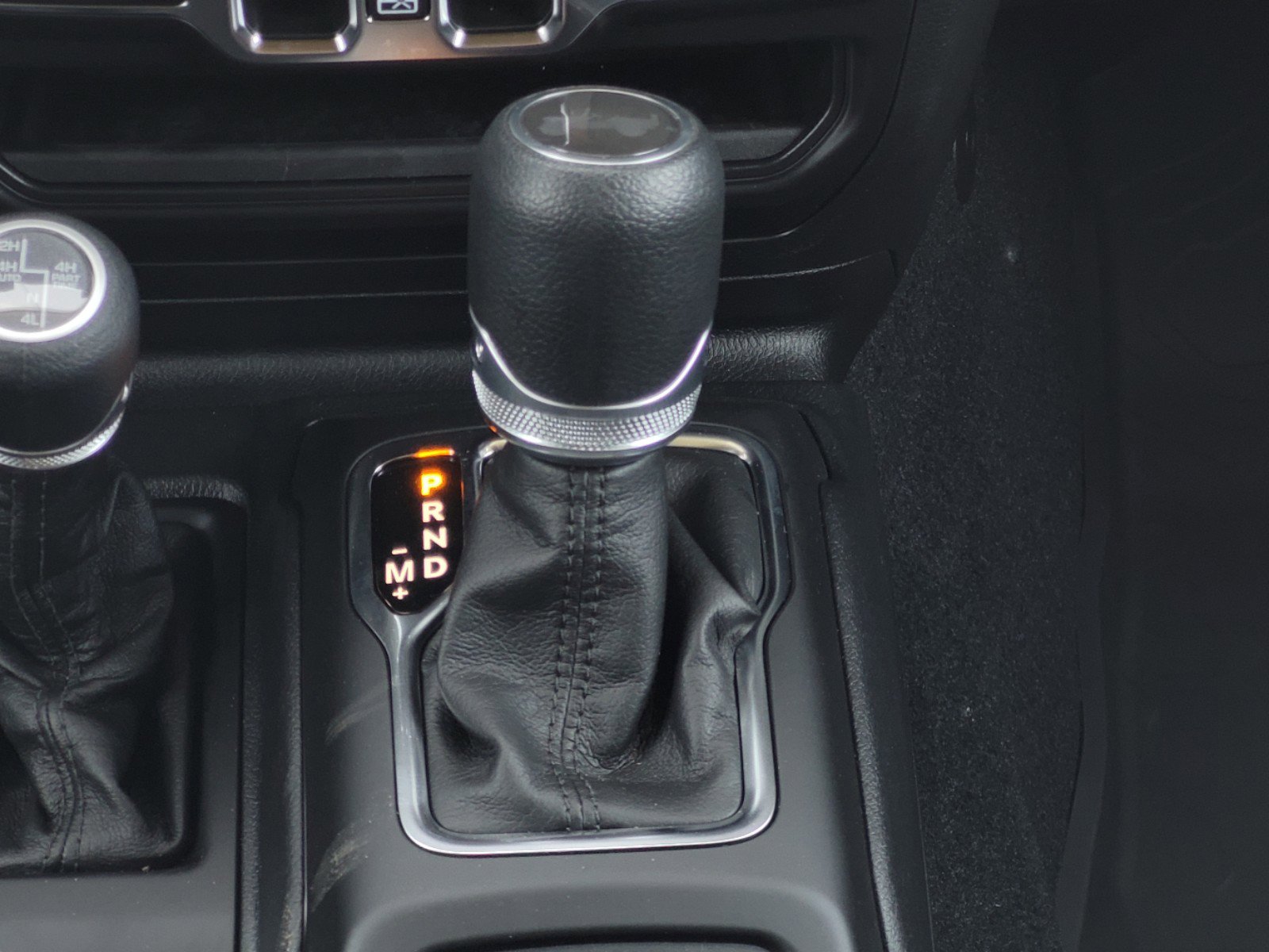 New 2023 Jeep Wrangler Unlimited w/ Sun & Screen Package image 15