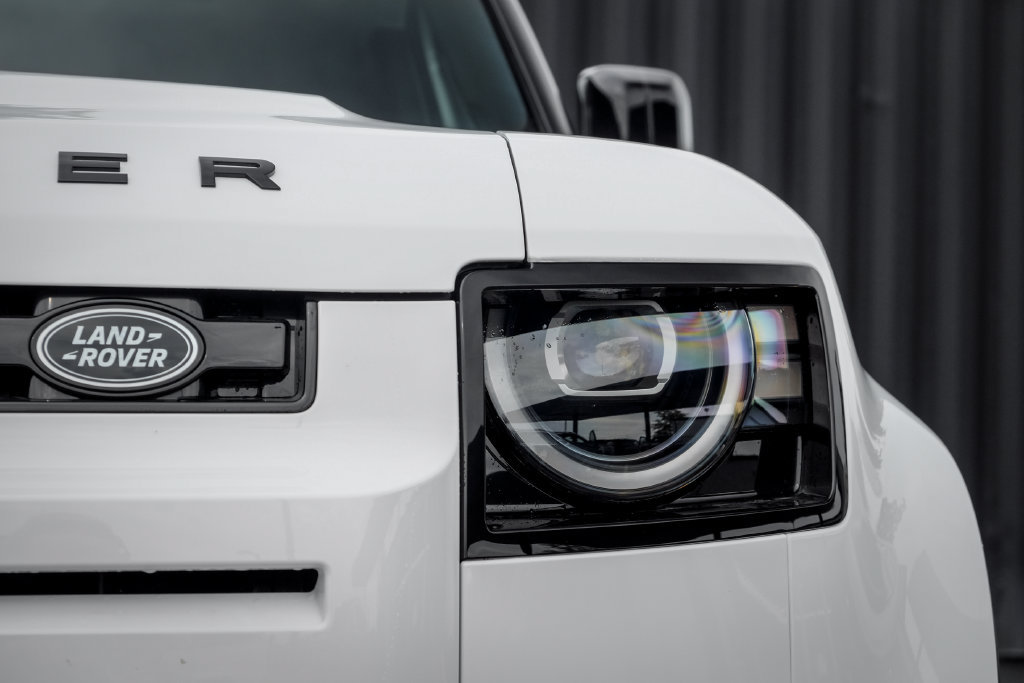 New 2026 Land Rover Defender 110 S AWD/4WD image 6