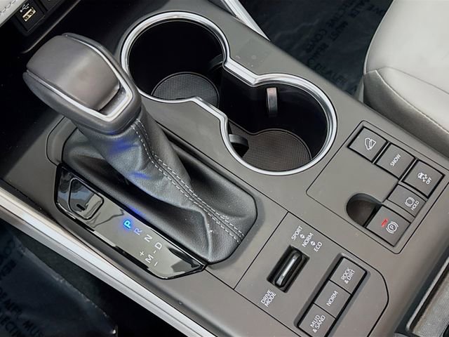 Used 2024 Toyota Highlander XLE image 17