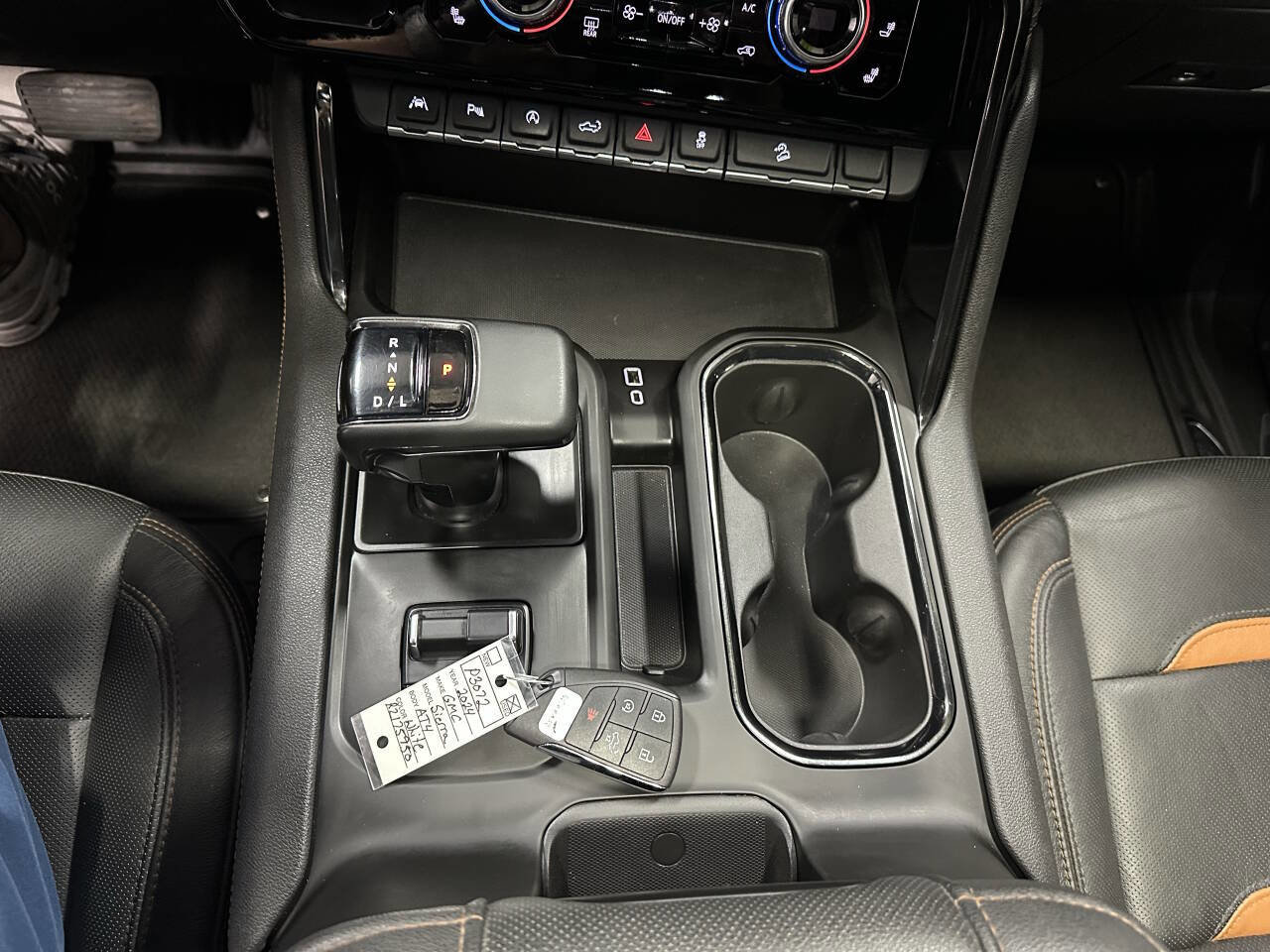 Used 2024 GMC Sierra 1500 AT4 w/ Technology Package image 21