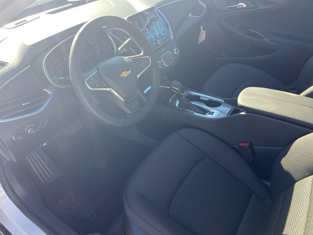 New 2025 Chevrolet Malibu LT w/ Sport Edition FWD image 9