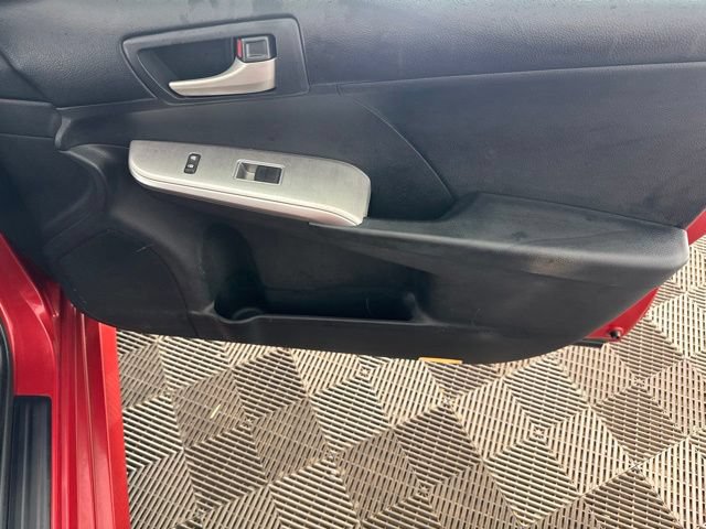 Used 2012 Toyota Camry SE FWD image 19